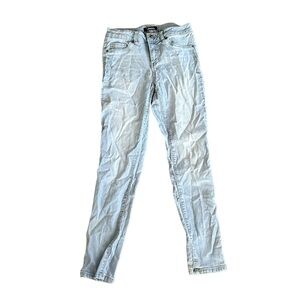 {D. Jeans} Light Wash Skinny Jeans